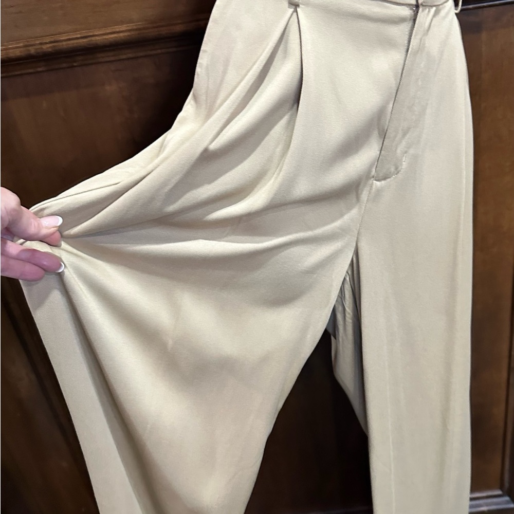 NWOT SIZE M Elegant Wide-Leg Tan Women's Pants - Picture 3 of 13